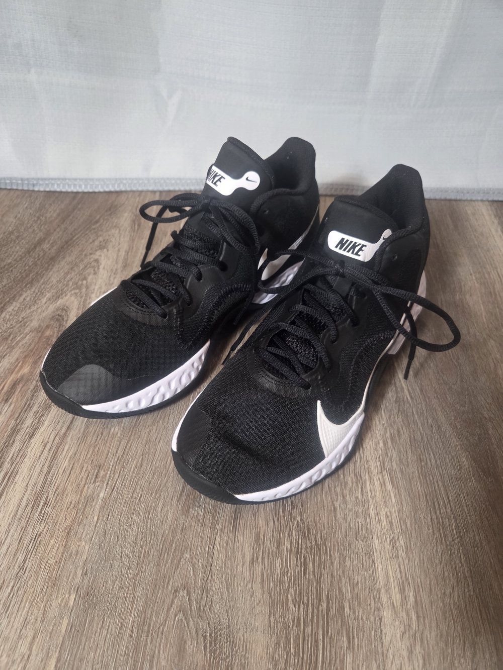 Nike Renew Elevate Men’s 9.5 Black White Basketball Shoes CK2669-001